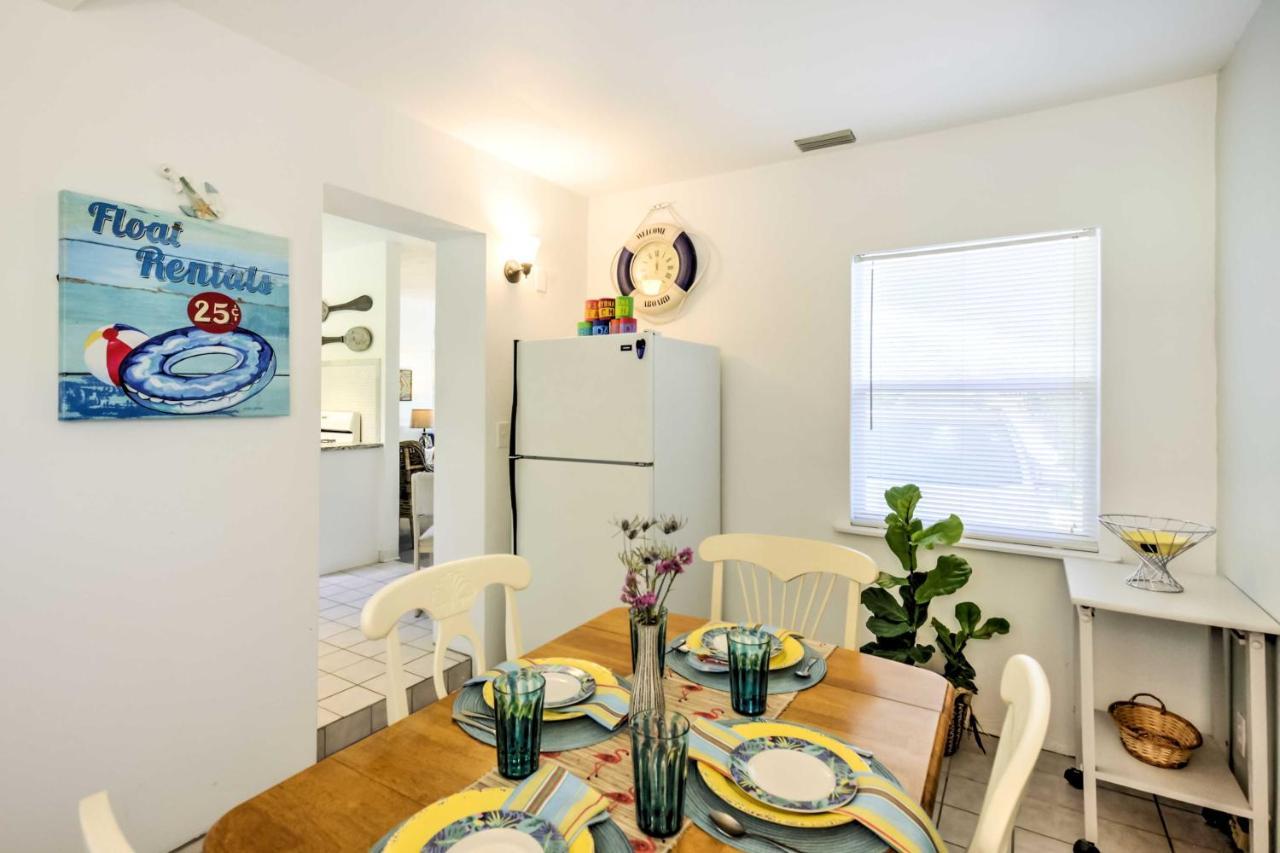 New Smyrna Beach Abode With Fire Pit, Walk To Beach! Bagian luar foto
