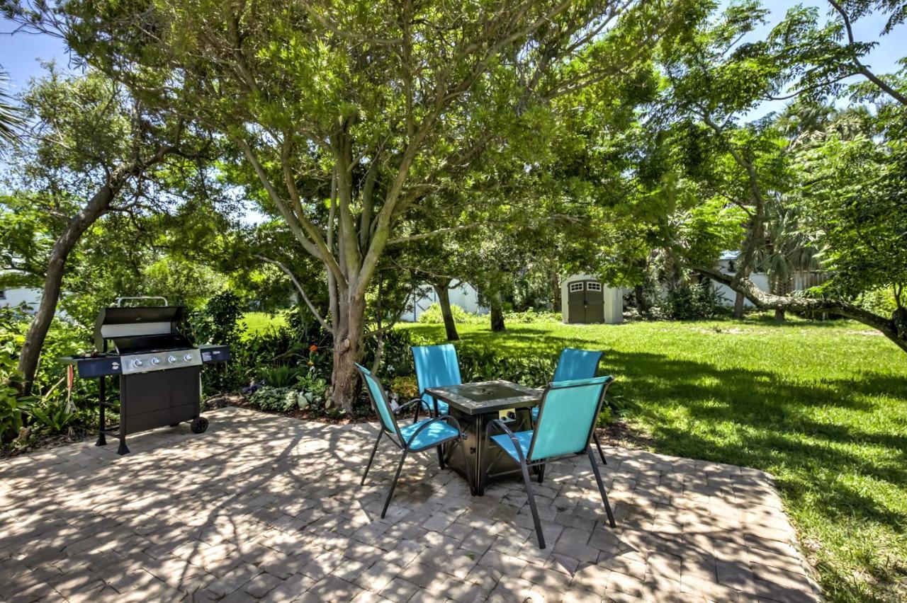 New Smyrna Beach Abode With Fire Pit, Walk To Beach! Villa Bagian luar foto